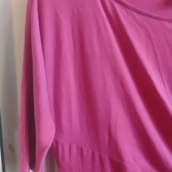 Chic Pink Midi Dress with Embellishments - Picture 3 of 13